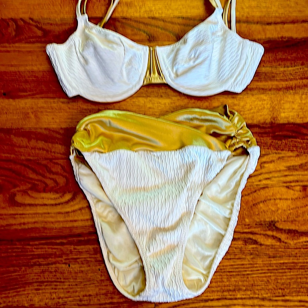 Tara Grinna designer 2pc swim suit. Gold/white.underwire lined bra32-36D. 6/8bot